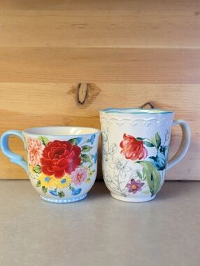 2 pcs. New, The Pioneer Woman, Floral Ceramic Coffee /Tea Mugs.🌟🌟🌟